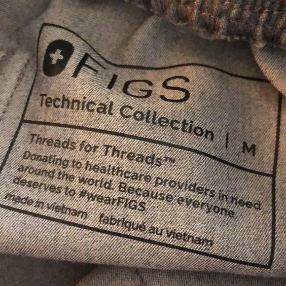 FIGS Technical Collection Graphite Gray Cargo Scrub Medical Pants Size Medium - Picture 12 of 12